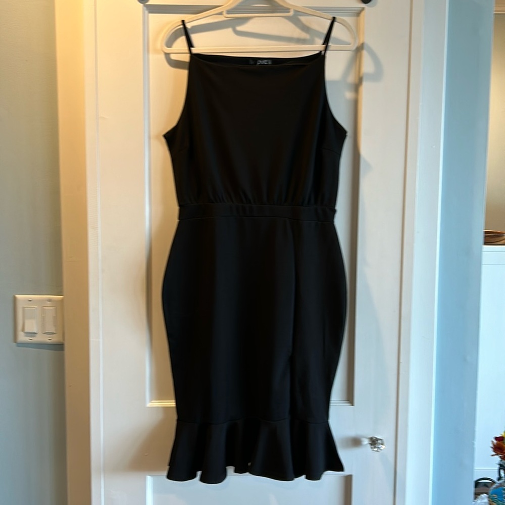 NWT Quiz High-Neck Frill Hem Black Dress Size 10